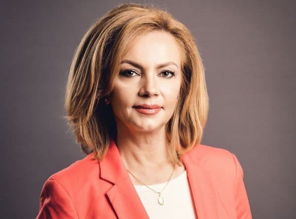 Deputat Mirela ADOMNICĂI: „Guvernanții și parlamentarii aflați la putere NU RESPECTĂ nimic din ceea ce au PROMIS românilor! ALOCAȚIILE NU vor mai CREȘTE cu 20% de la 1 Iulie” - News Moldova