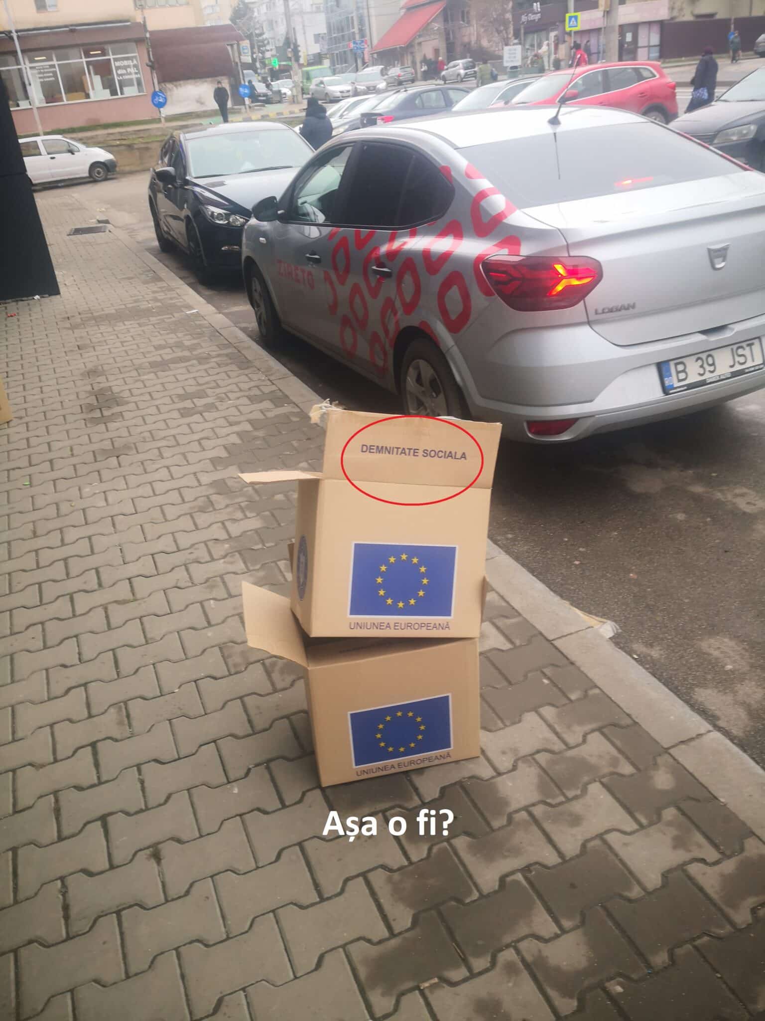 Umilința la care au fost supuși băcăuanii la împărțirea ajutoarelor alimentare de la Uniunea Europeană! - News Moldova