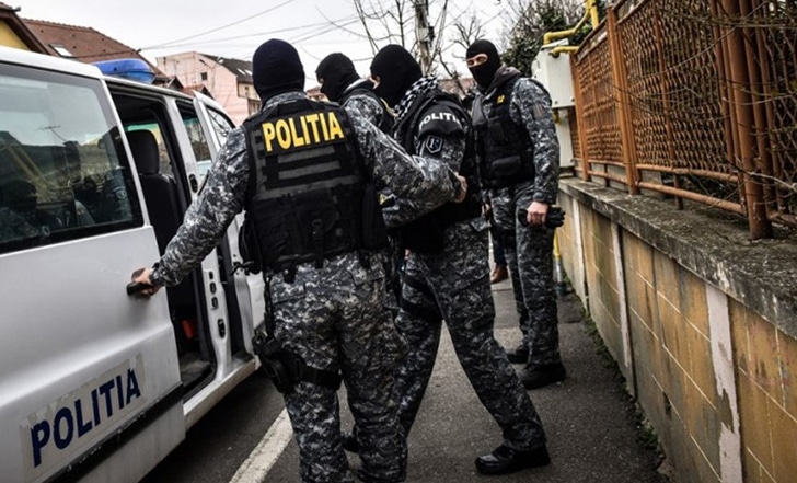 12 persoane din Iași, inclusiv 4 MINORI, reținute într-un dosar de trafic de DROGURI - News Moldova