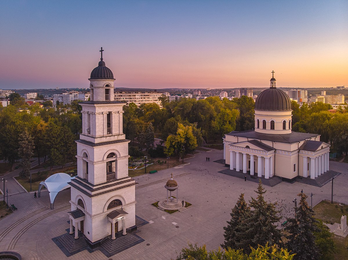 Ansamblul Catedralei „Nasterea Domnului 8 - News Moldova