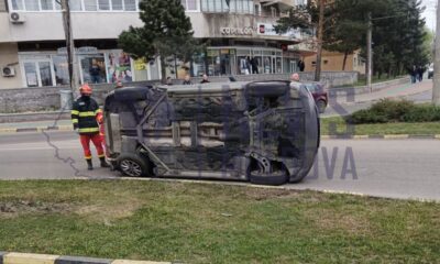ACCIDENT la intersecția de la Lidl din Obcini din Suceava. O tânără conducătoare auto și fetița acesteia au fost transportate de URGENȚĂ la SPITAL - News Moldova